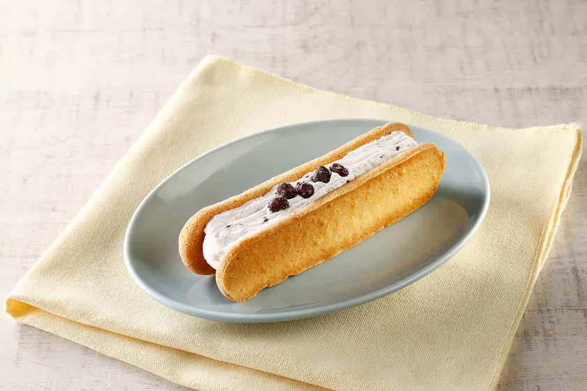 バキバキ食感のクッキーサンド(あずき&蒜山ジャージー牛乳入りクリーム使用)