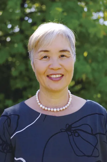 訳者　リヒテルズ直子