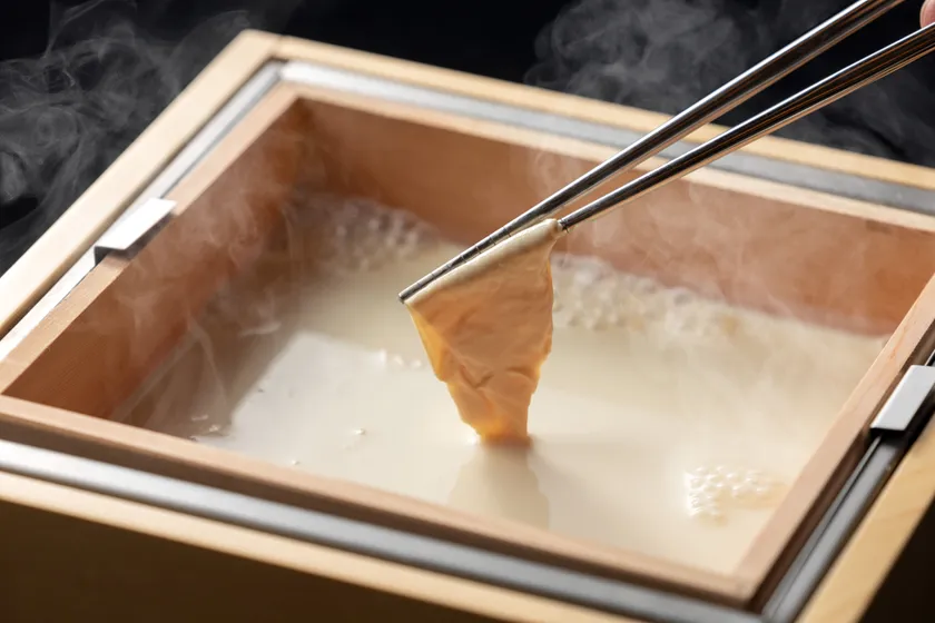 大豆と水だけから生まれるすくい湯葉