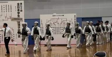 入場する精鋭たち