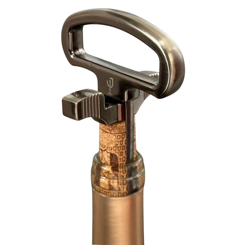 ワインのコルク抜きに苦労しない！驚きの使いやすさ＆
低価格を実現した「DIONYSOS ワインオープナー」発売