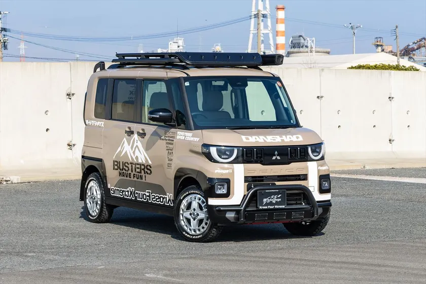 デリカミニ装着例(オートフラッグス)