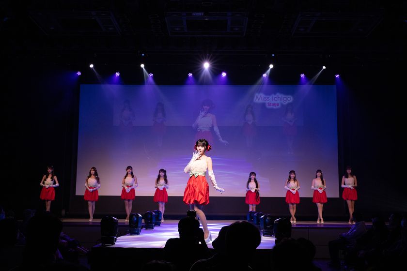 Z世代に絶大な人気のさくらさんが
これからのモデルやインフルエンサーに応援コメント！