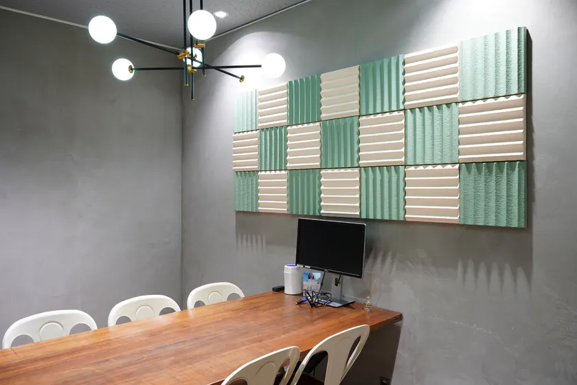 LULL TECH BEACH 渋谷の会議室での設置