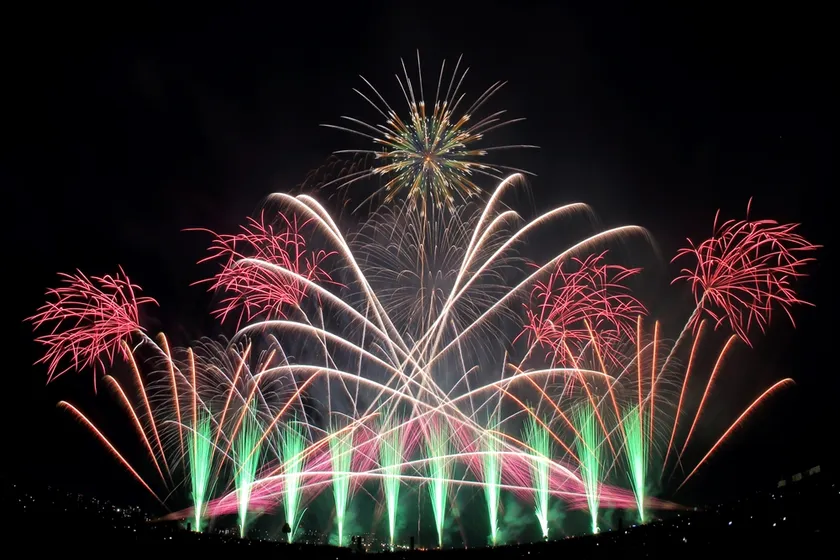 陸上からの花火