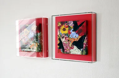 レギュラーアクリルと「UTSURANDES(TM)」の映り込み比較