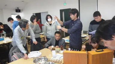 土壌分析の様子