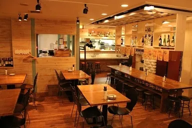 ビストロ酒場ガブリ店内1