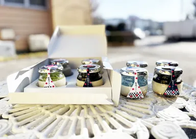 仕切りで固定しており、配送や持ち運びも安心