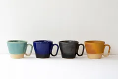 生涯を添い遂げるマグ 薩摩焼 帖佐窯(左から：トルコ釉 白薩摩、瑠璃釉 黒薩摩、うるみ釉 黒薩摩、伊羅保釉 白薩摩)