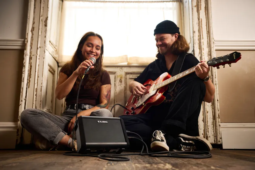 『CUBE Street MINI』 ボーカルとギターでの使用イメージ