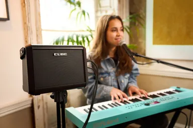 『CUBE Street MINI』 ボーカルとキーボードでの使用イメージ