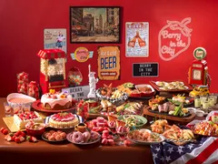 Berry in the City ～ニューヨークの街角気分を愉しむストロベリースイーツ&ディナービュッフェ～