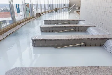 景色とやわらかい湯に癒される展望シルキーバス