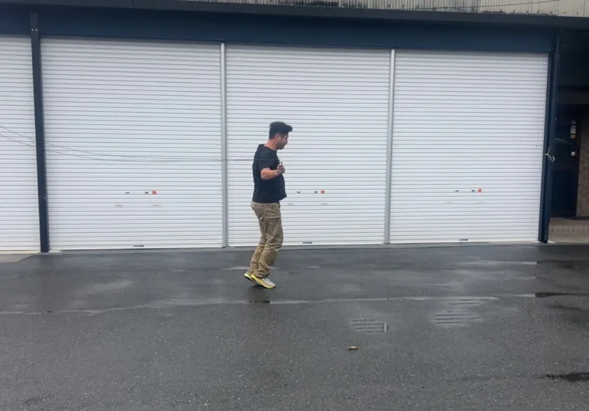 とべないくん　跳ぶ