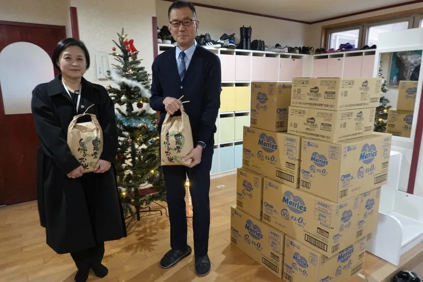 宇宙さま(左側当社スタッフ)