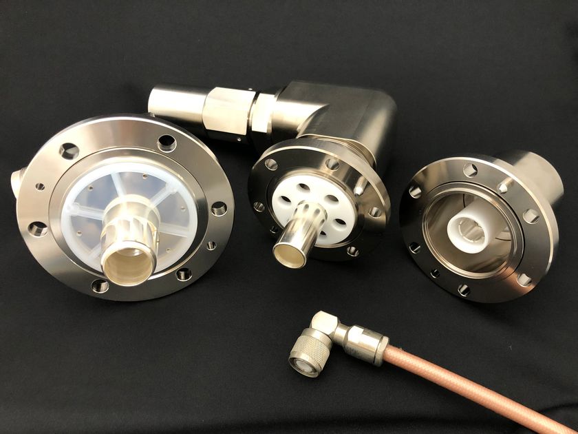 小峰無線電機、オートモーティブワールド2026に出展　
車載用途向け同軸・高電圧コネクタを展示