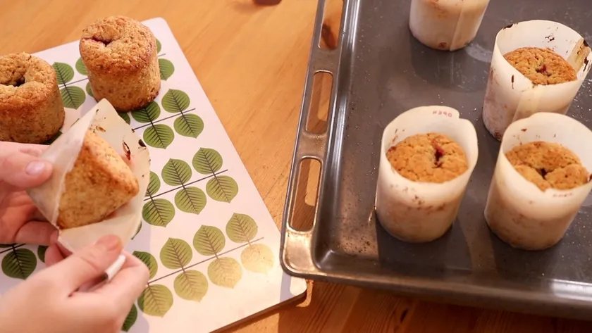 ルーネベリタルト特有の円筒形ベーキングカップ付。