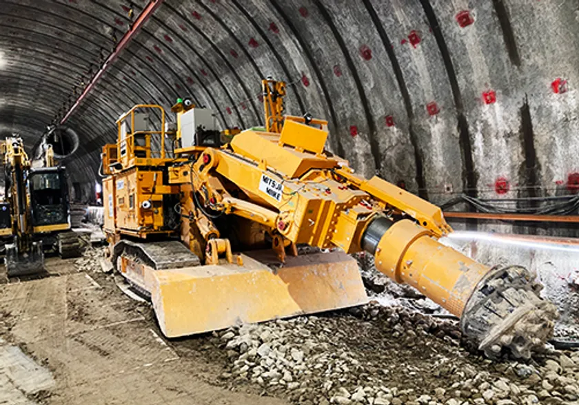 写真3:AI-ロードヘッダ MRH-S200i