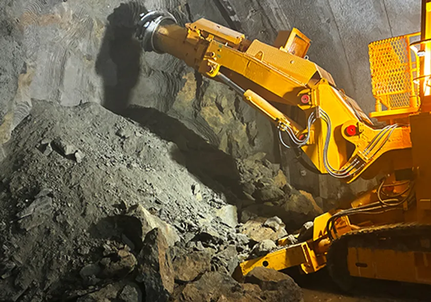 写真4：MRH-S200Gi実証試験状況(集土)