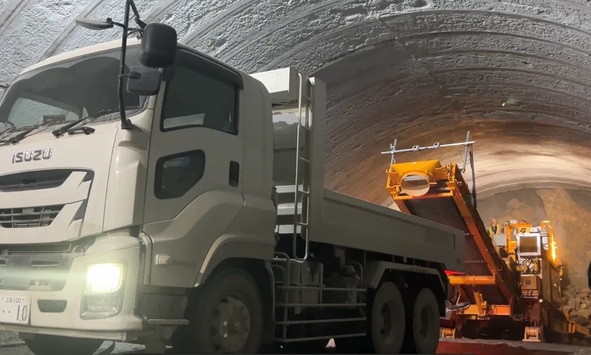 写真5:MRH-S200Gi実証試験状況(排土)