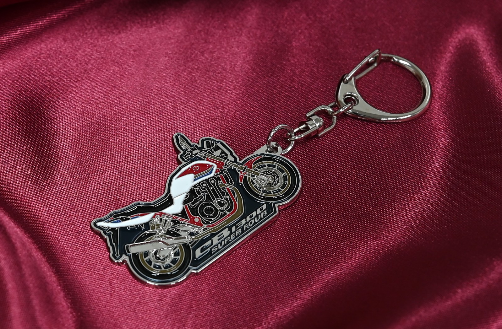 Hondaバイクメタルキーホルダー スポーツタイプ」新発売！ カプセル