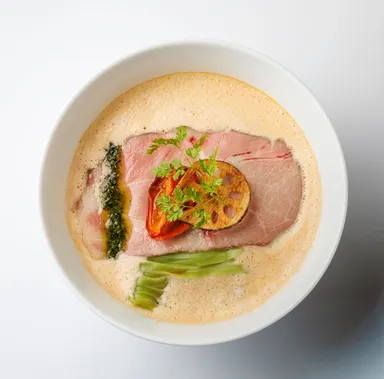 【愛知】麺家獅子丸「トマトと名古屋コーチンのぱいたんらぁめん 地産野菜とほうれん草入り自家製麺 ～あさドレ♪コラボ特別ver.～」