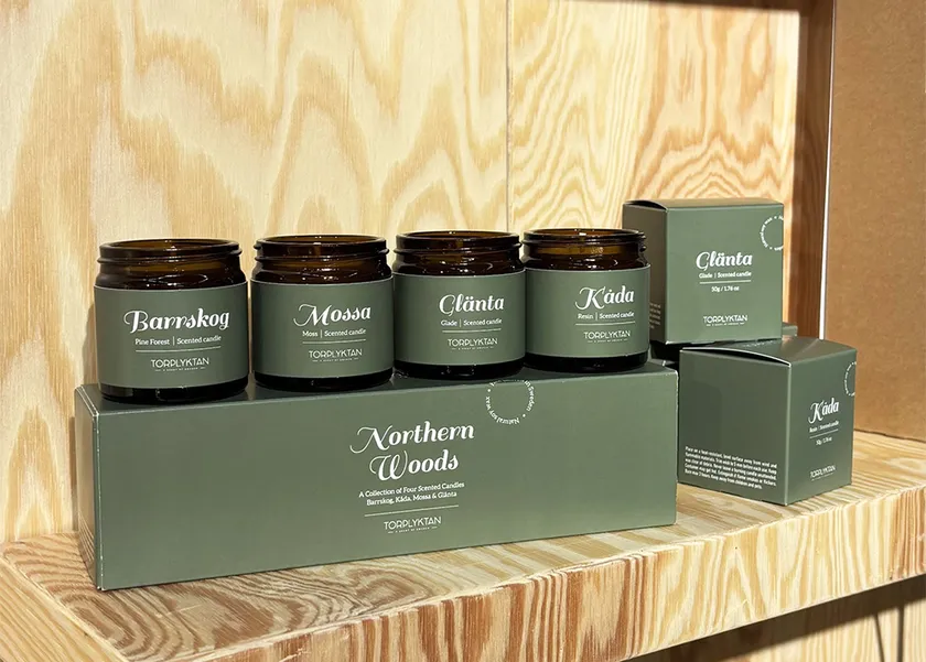 100%再生ガラス 、FSC認証工場による再生紙を使用