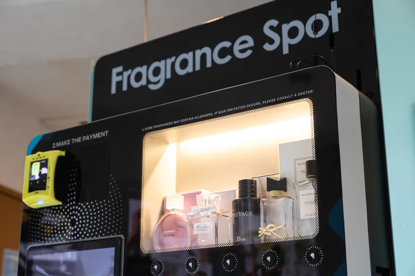 香水自販機2