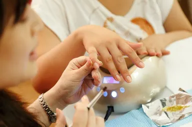 カルチャー講座　ネイルアートの様子