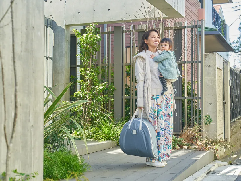 持ち運びしやすく様々な場所でご利用いただけるneomamaismのベッドインベッド