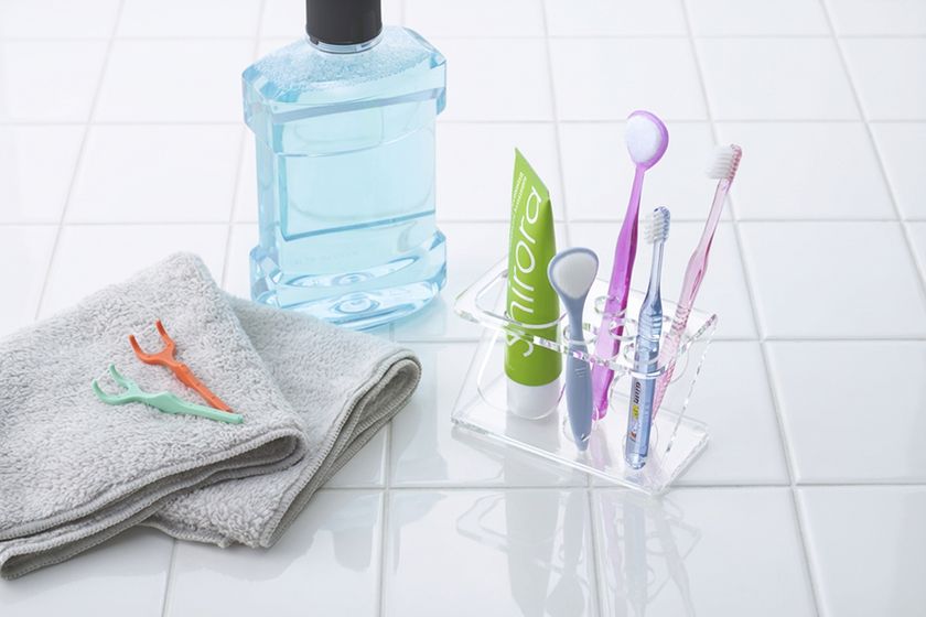 舌ブラシのシキエンが
小学校低学年の保護者720名にアンケート実施！
新入学で新しいお友達と出会う子供たち！
身だしなみケアしてますか？