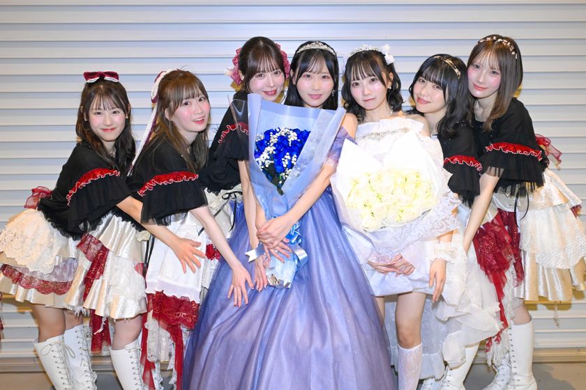 【MUSIC ON! TV(エムオン!)】
Peel the Apple
年末スペシャルライブ2025
春海りお、広島世那の卒業記念公演となった模様を
エムオン!で2/2(月)夜10時~全編独占放送!
サイン入りTシャツプレゼントキャンペーン実施中!