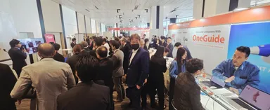 参加者で賑わうハンズオンブースの風景