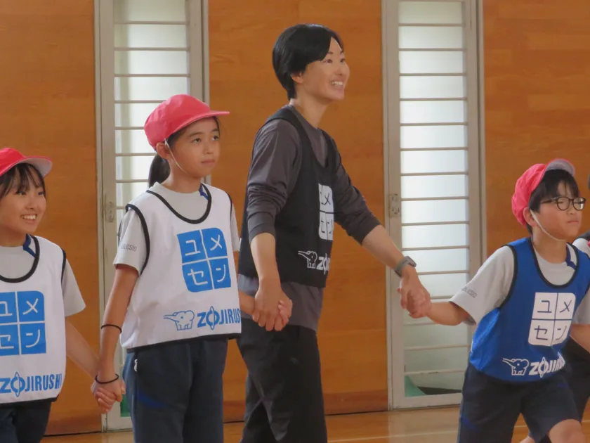 渥美 万奈さん(静岡サレジオ小学校での実施の様子)