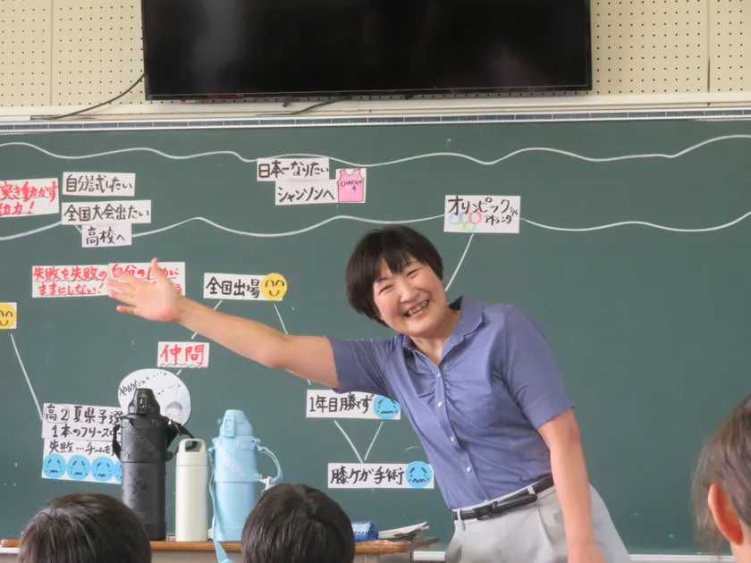 岩屋 睦子さん(出雲市立荒木小学校での実施の様子)1