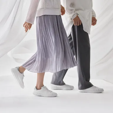 ユニセックススニーカー