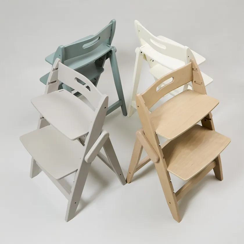 手前右から：YIPPY ESSENCEナチュラル、ストーン、セージ、コットン