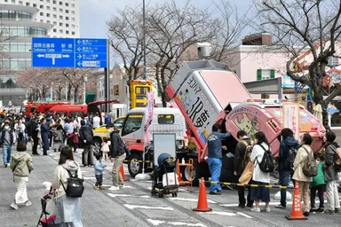 過去のはたらく自動車展示の様子