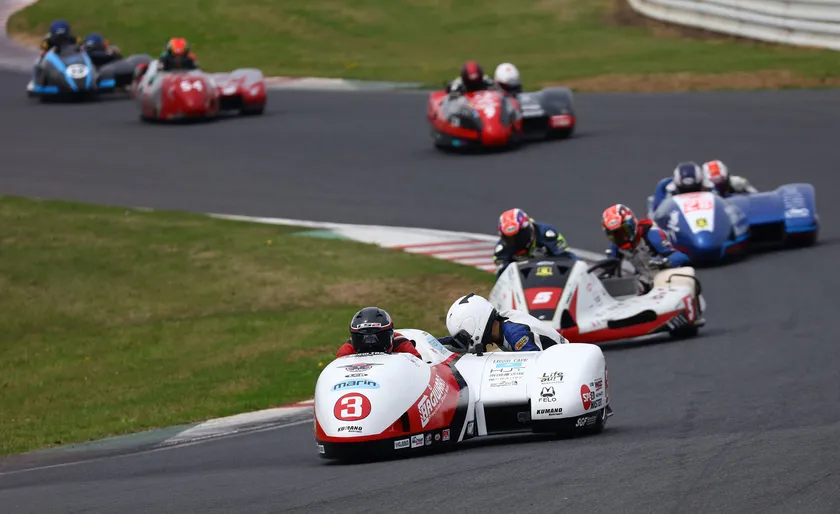 レーシングサイドカー