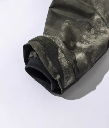 防水性・透湿性・柔らかさを備えたメッシュ裏地の二重構造