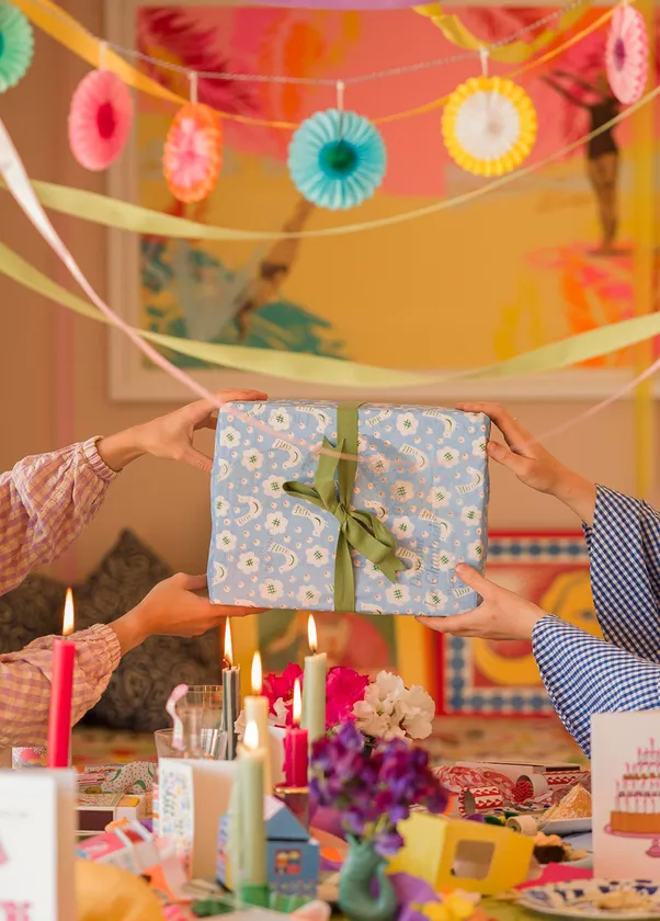 ラッピングは「任せる」から「自分で楽しく包む」へ。