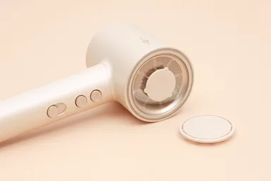 お手入れのしやすいフィルターカバー付き