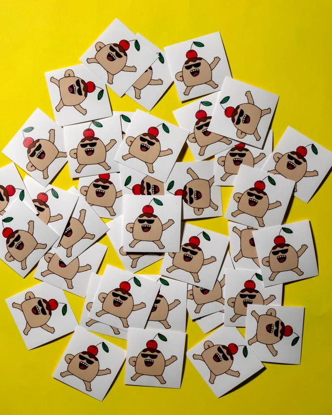 「バスボール」シール