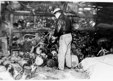 戦前からの解体屋時代の一枚