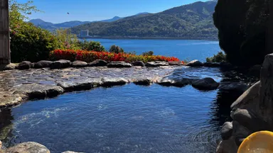 伊東の海と町並みを一望の露天風呂