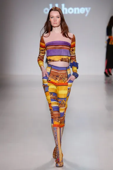 日本：『old honey』原まり奈／鈴木優