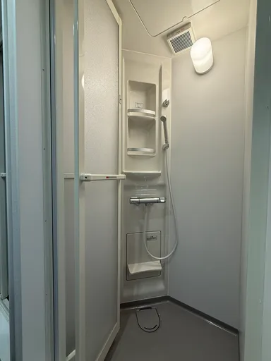 シャワー室