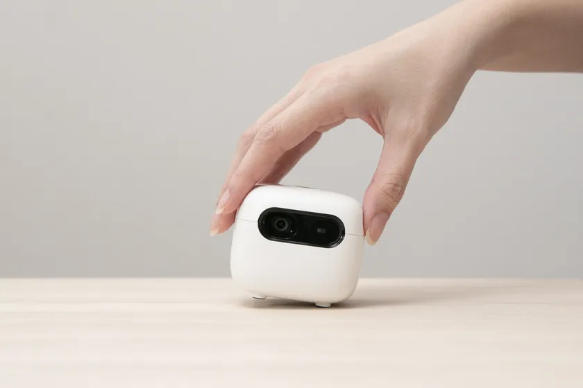手のひらサイズのモバイルプロジェクター