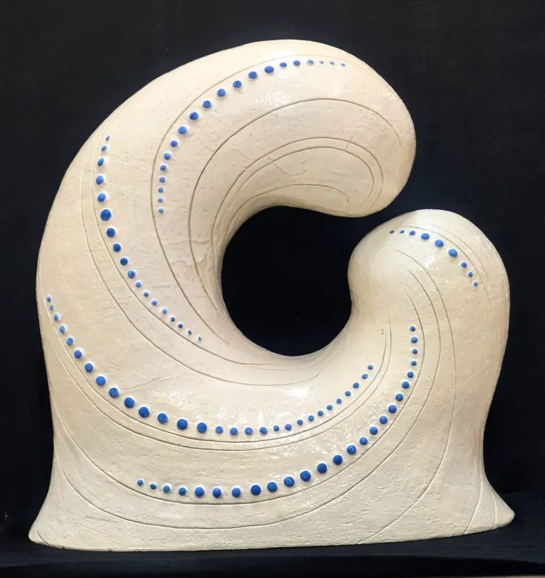 「第5回 全国やきもの甲子園」で佳作を受賞した岸 絵里菜さんの作品「Azurune (アズルーン)」